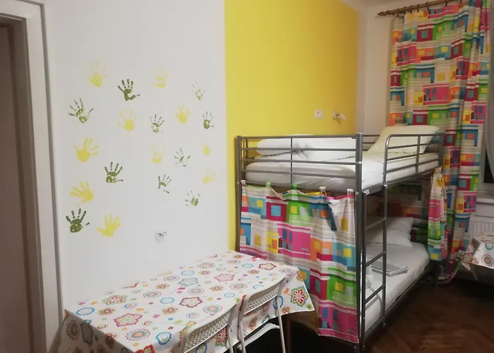 Lorf Hostel&Apartments