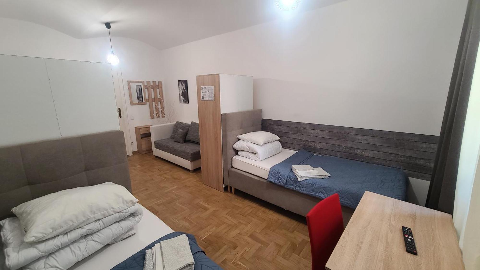 Vandrerhjem Lorf Hostel&apartments Krasków